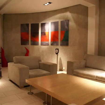 Rixwell Centra Hotel