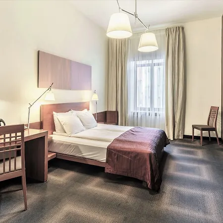 מלון Rixwell Centra 4*
