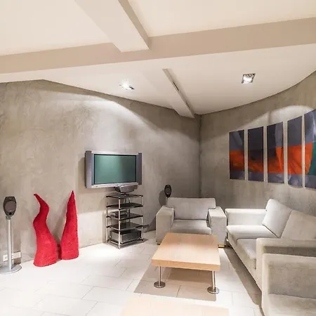 מלון Rixwell Centra 4*