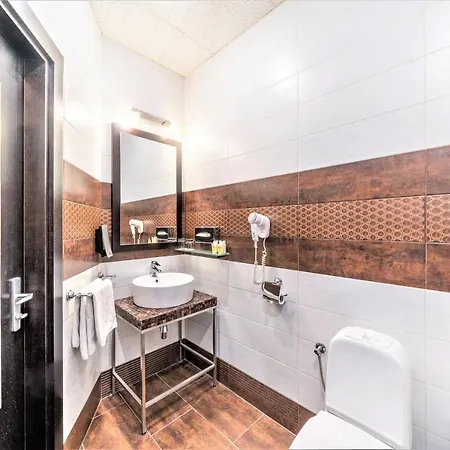 Rixwell Centra מלון 4*