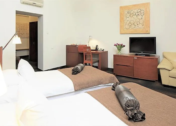 Rixwell Centra Hotel